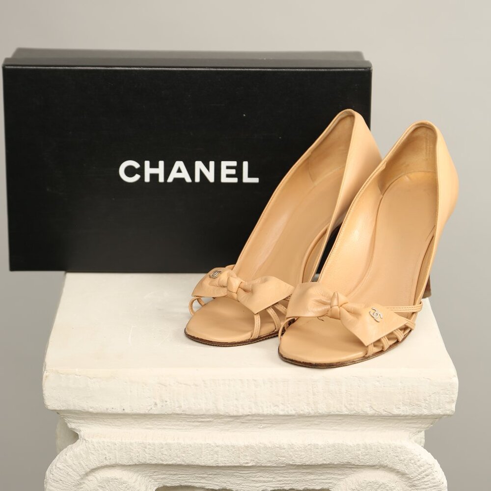 Rare CHANEL Beige Y2K Heels